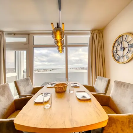 - Haus F, App 0f1402 Apartment