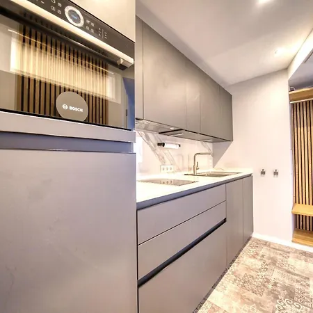 - Haus F, App 0f1402 Apartment